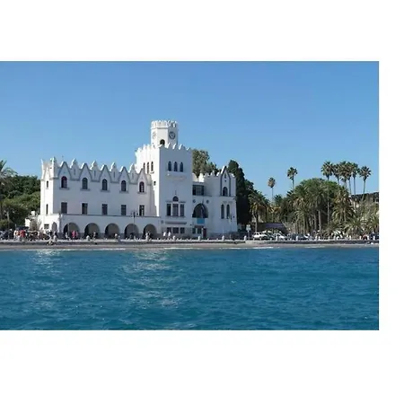 The Loft Beyond The Sea, 3 Storey Residence, 67 Mandilara *