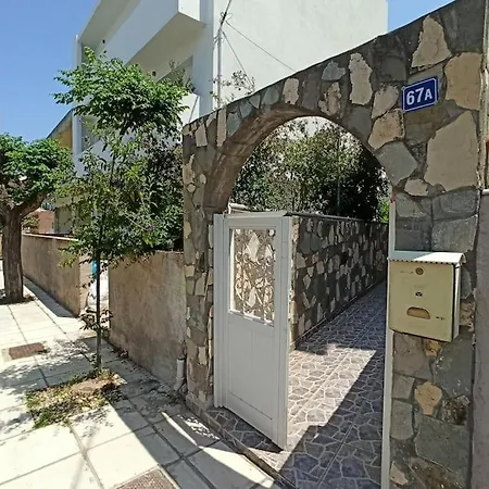 The Loft Beyond The Sea, 3 Storey Residence, 67 Mandilara *