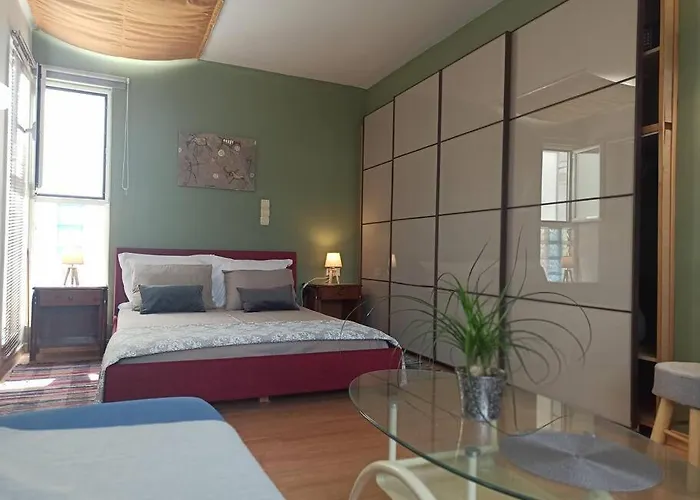 The Loft Beyond The Sea, 3 Storey Residence, 67 Mandilara 度假居 *