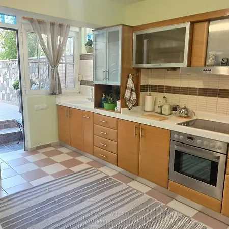 The Loft Beyond The Sea, 3 Storey Residence, 67 Mandilara Casa vacanze *