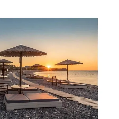 The Loft Beyond The Sea, 3 Storey Residence, 67 Mandilara העיירה קוס