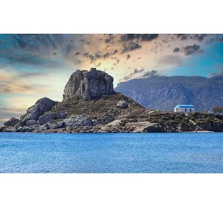 The Loft Beyond The Sea, 3 Storey Residence, 67 Mandilara בית נופש *