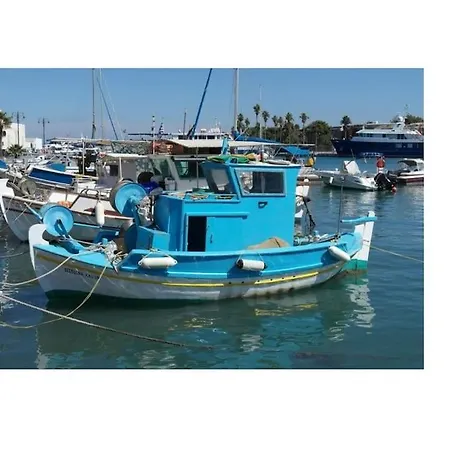 The Loft Beyond The Sea, 3 Storey Residence, 67 Mandilara بيت للعطل *