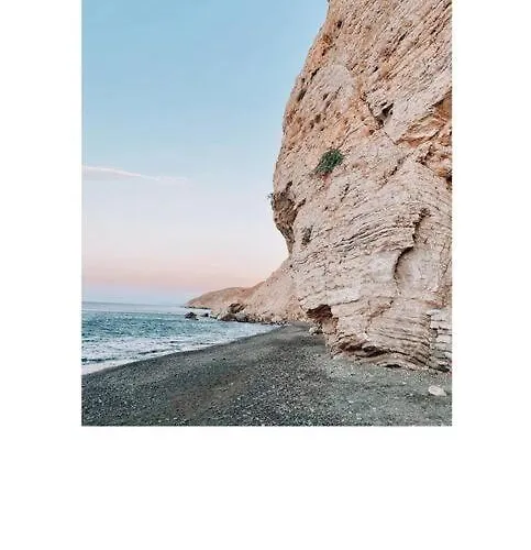 The Loft Beyond The Sea, 3 Storey Residence, 67 Mandilara Tatil Evi