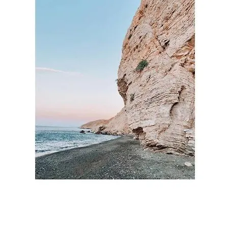 The Loft Beyond The Sea, 3 Storey Residence, 67 Mandilara Semesterbostad