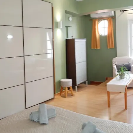 בית נופש The Loft Beyond The Sea, 3 Storey Residence, 67 Mandilara *